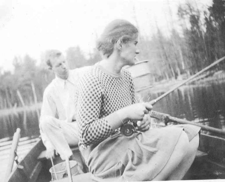 File:Ann Fraser Brewer and Bud 1929.jpg